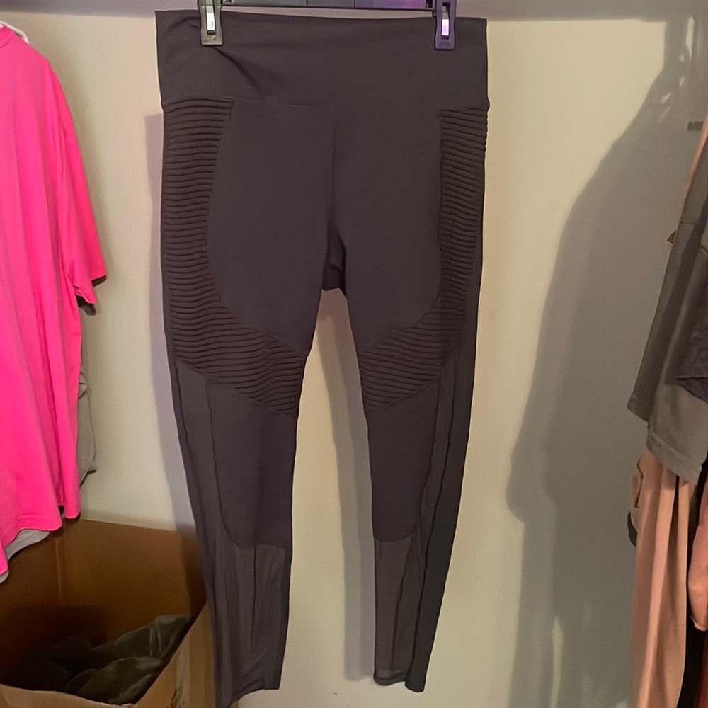 DEMI LAVATO X FABLETICS legging!